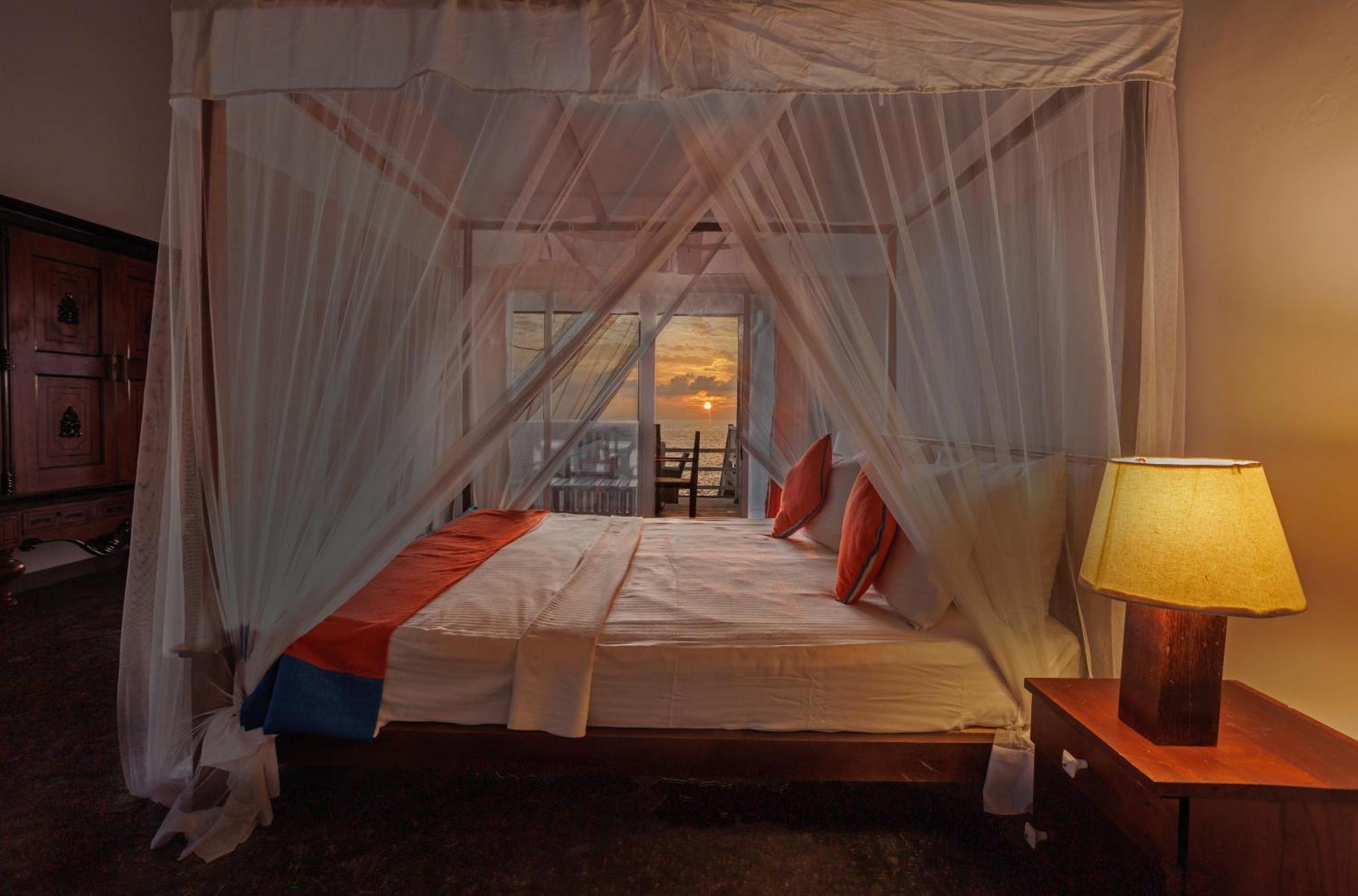 Hotel Zeilan Sunset Point Unawatuna Exterior photo