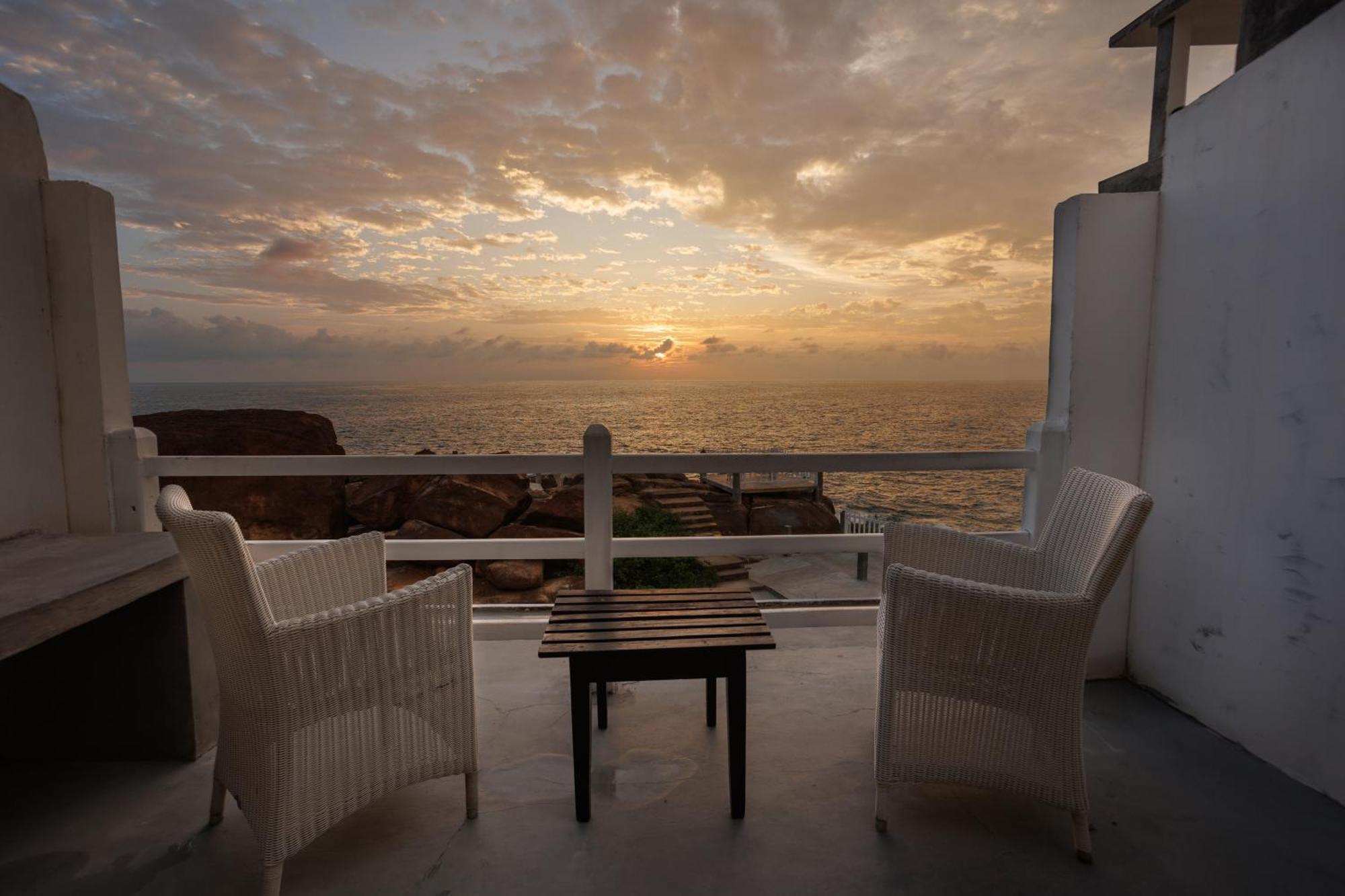 Hotel Zeilan Sunset Point Unawatuna Exterior photo