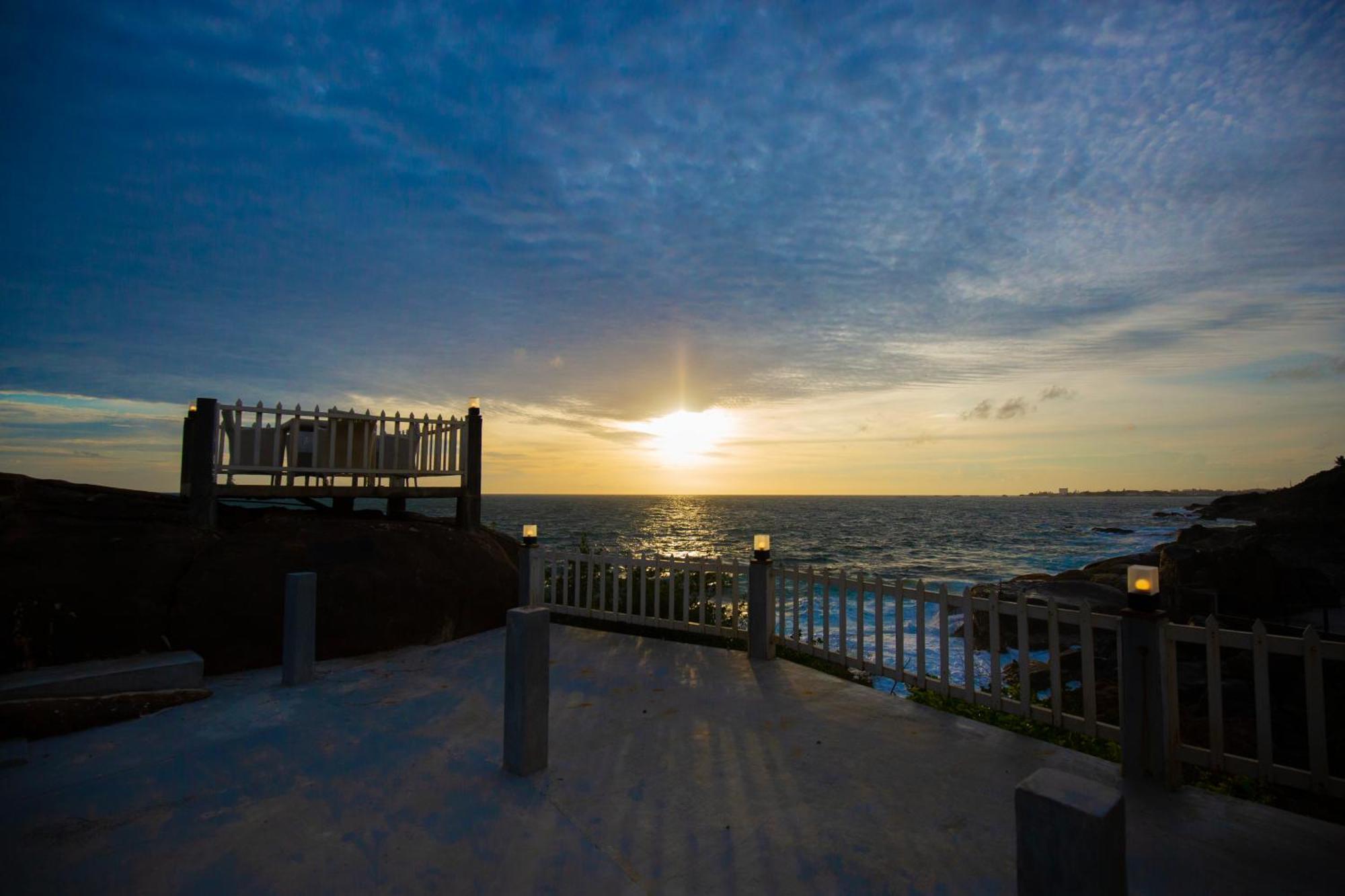 Hotel Zeilan Sunset Point Unawatuna Exterior photo