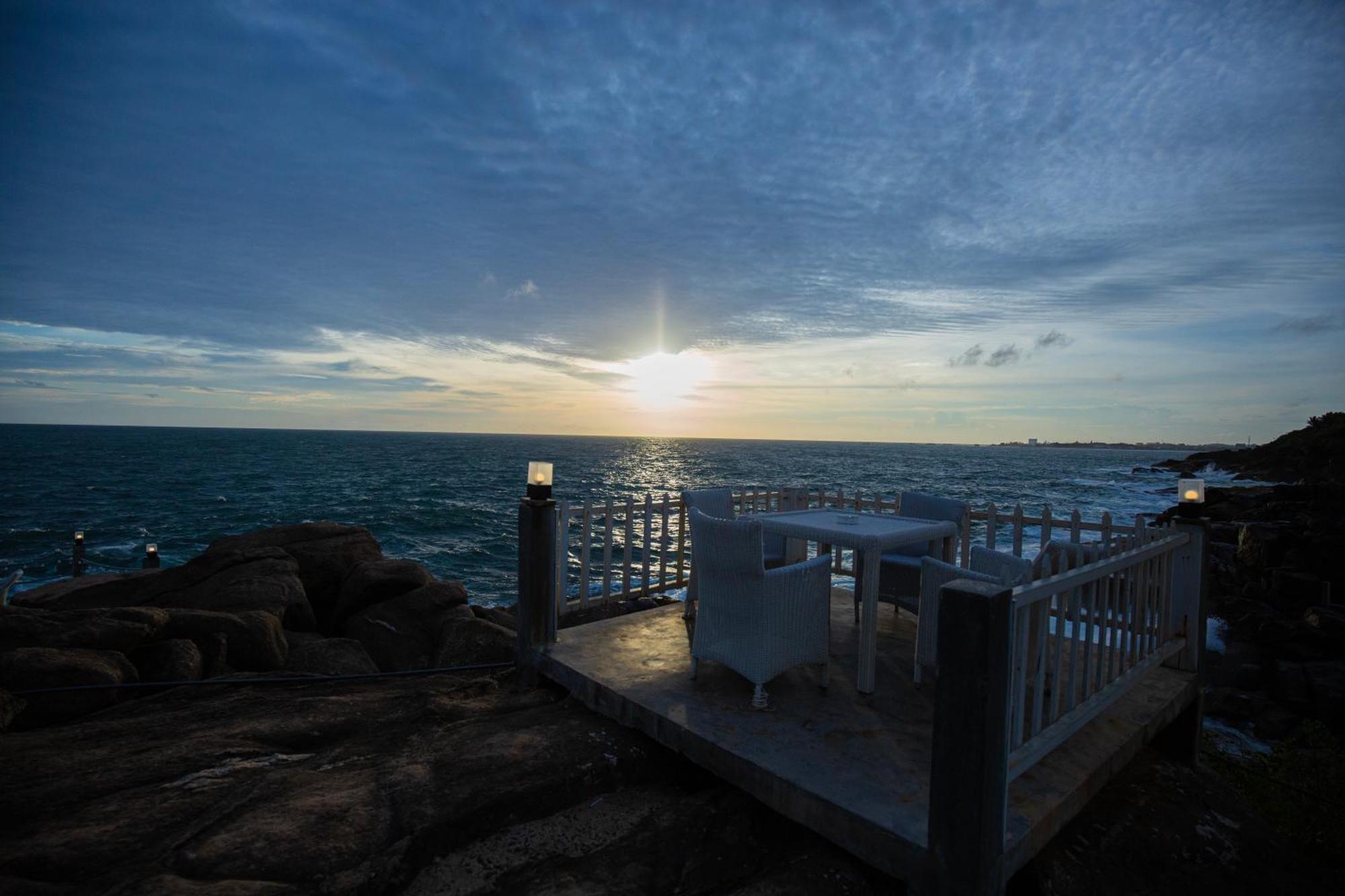 Hotel Zeilan Sunset Point Unawatuna Exterior photo